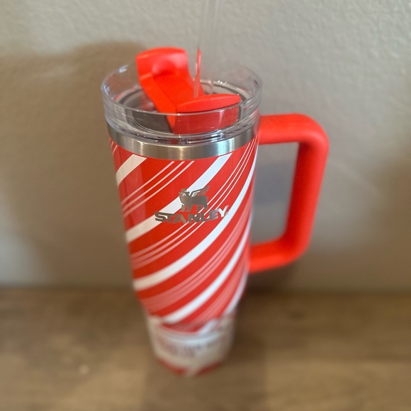 Stanley 30oz Candy Cane Twist Tumbler - Picture 2 of 7